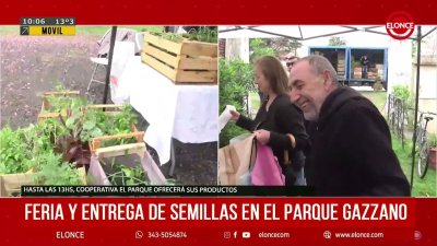 Vecinos aprovechan las ofertas en la feria en el Parque Gazzano